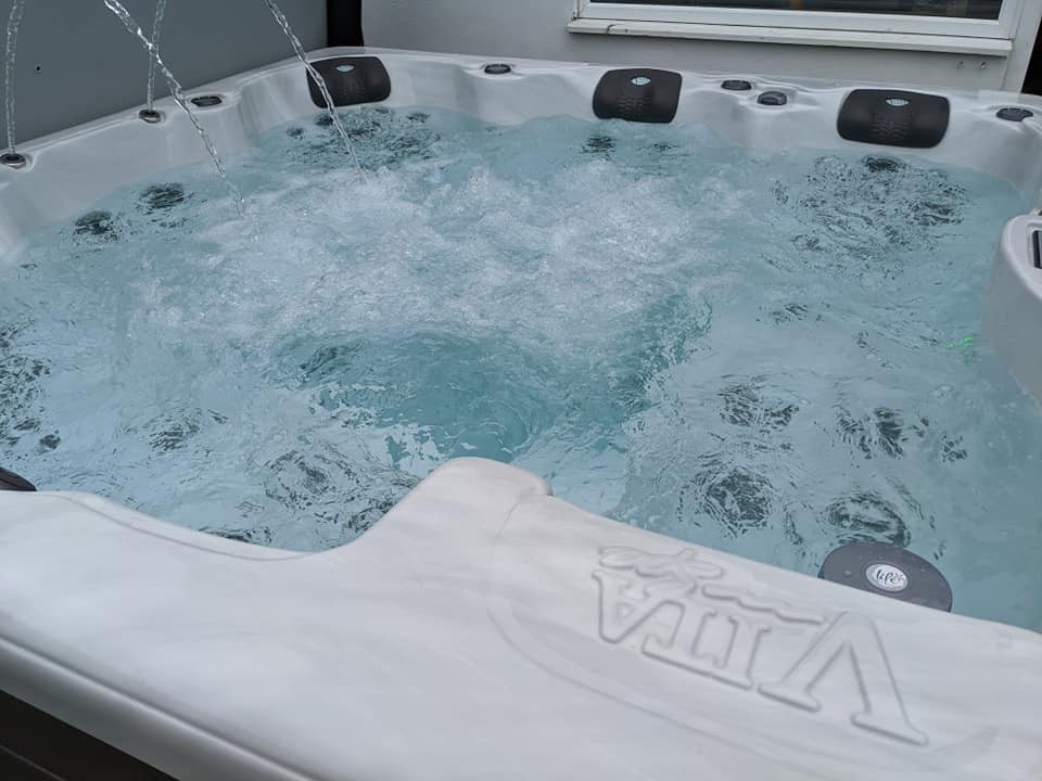 Гидромассажный спа бассейн Vita Spa Salon